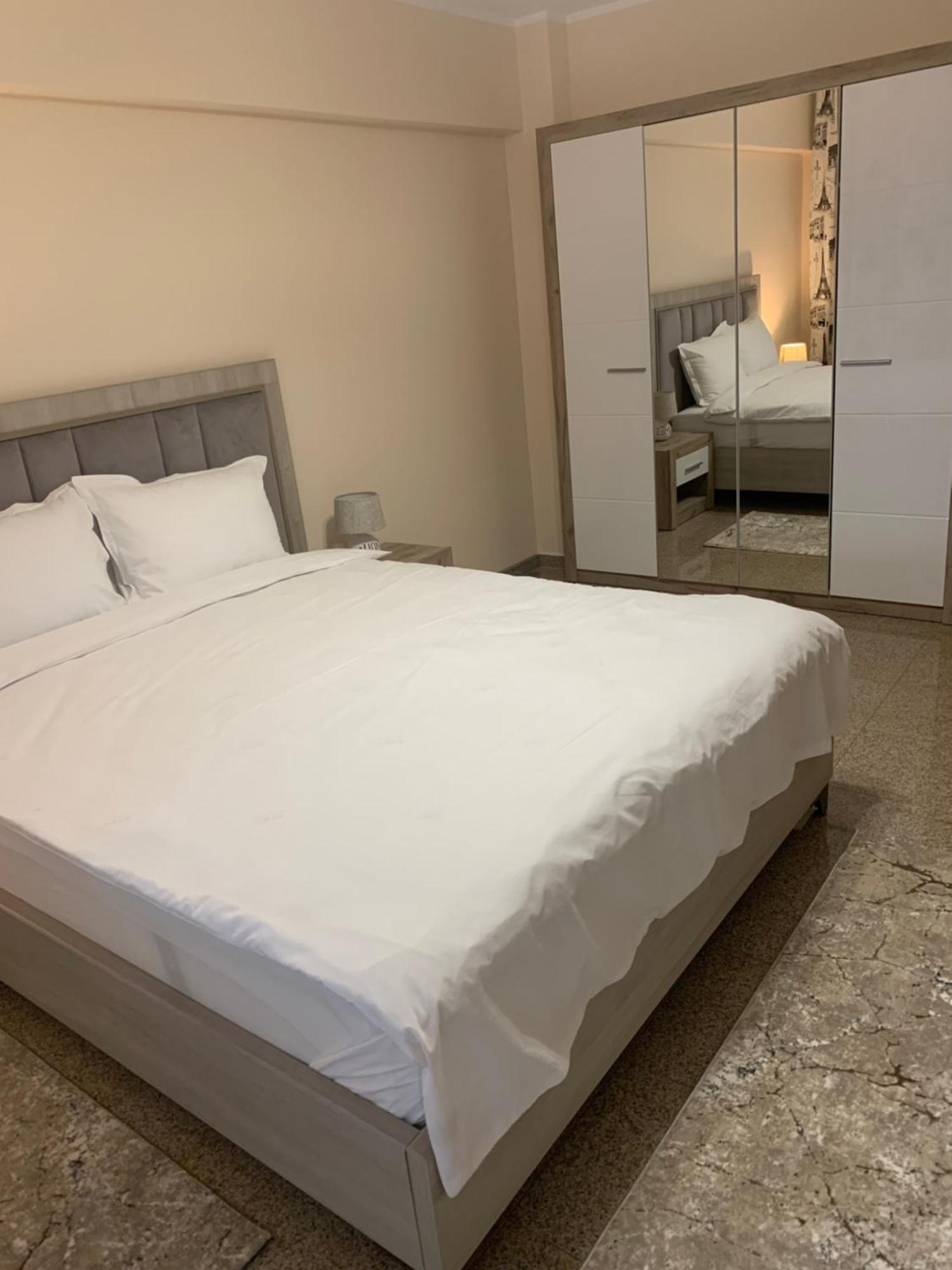 Minerva Ultracentral Apartment Craiova Exterior foto